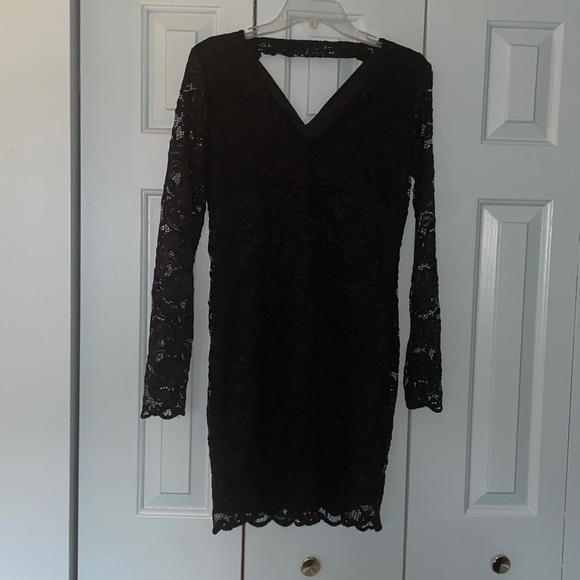 Black short lace dress - Picture 1 of 4